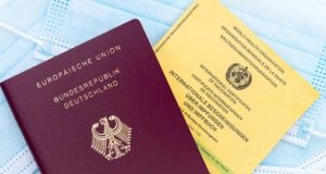 Reisepass und Impfbescheinigung