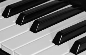 Pianobar im Flughafen Köln / Bonn wiedereröffnet