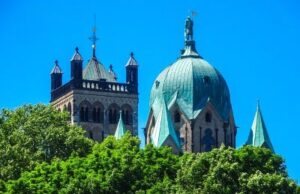 Neuss und Umgebung: Römer, Villen und Karrierechancen